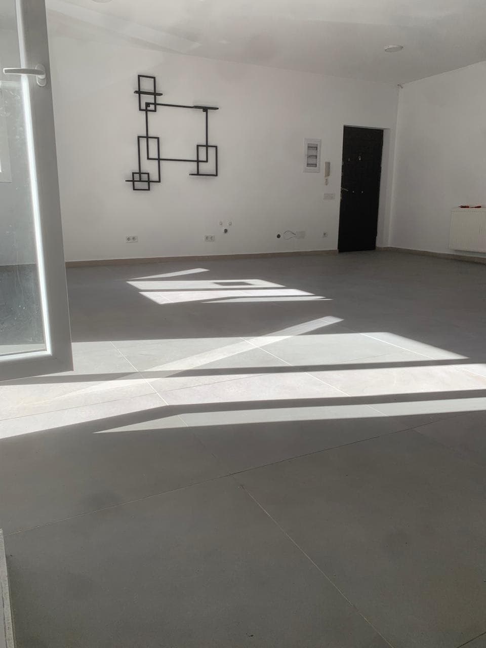 Banese moderne për shitje afër Rrugës B photo 2